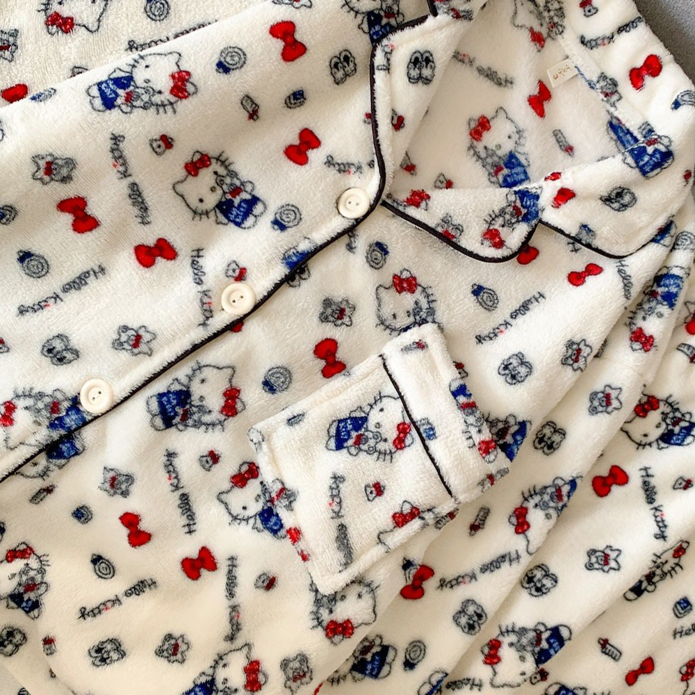 Sanrio Hello Kitty Flannel Wom - Embellish Knit ulasan dan harga